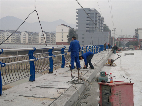 大兴安岭不锈钢复合管护栏常见问题及解决方案